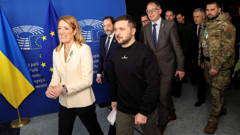 Photo of video | Zelenski, aclamat de eurodeputaţi, care l-au aplaudat în picioare în plenul PE, înaintea discursului său